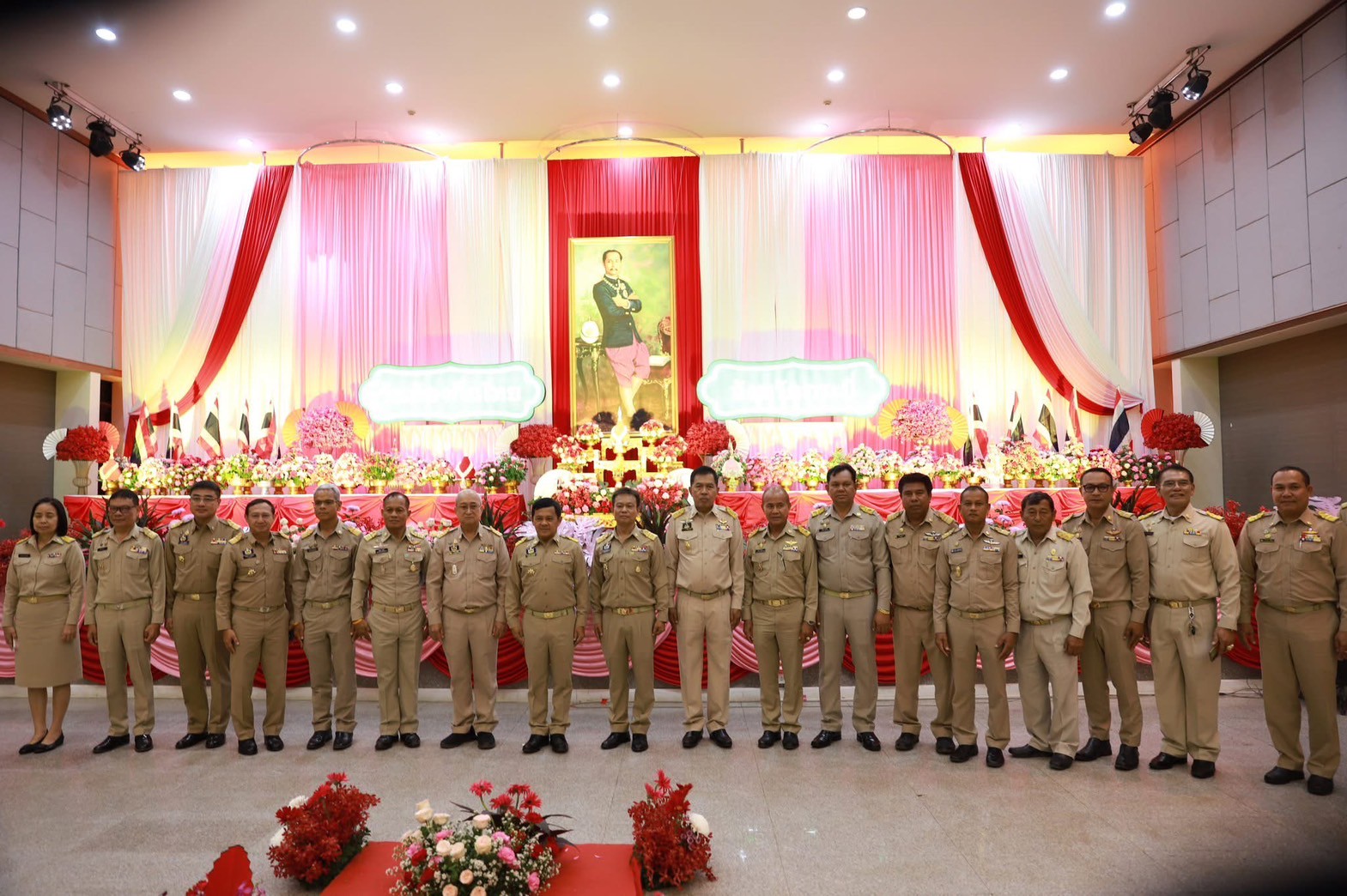 องค์การบริหารส่วนตำบลหน้าเขา เข้าร่วมพิธีถวายราชสักการะ ถวายราชสดุดีพระบาทสมเด็จพระจุลจอมเกล้าเจ้าอยู่หัว เนื่องในวัน "ท้องถิ่นไทย" ในัวนที่ 18 มีนาคม 2568
