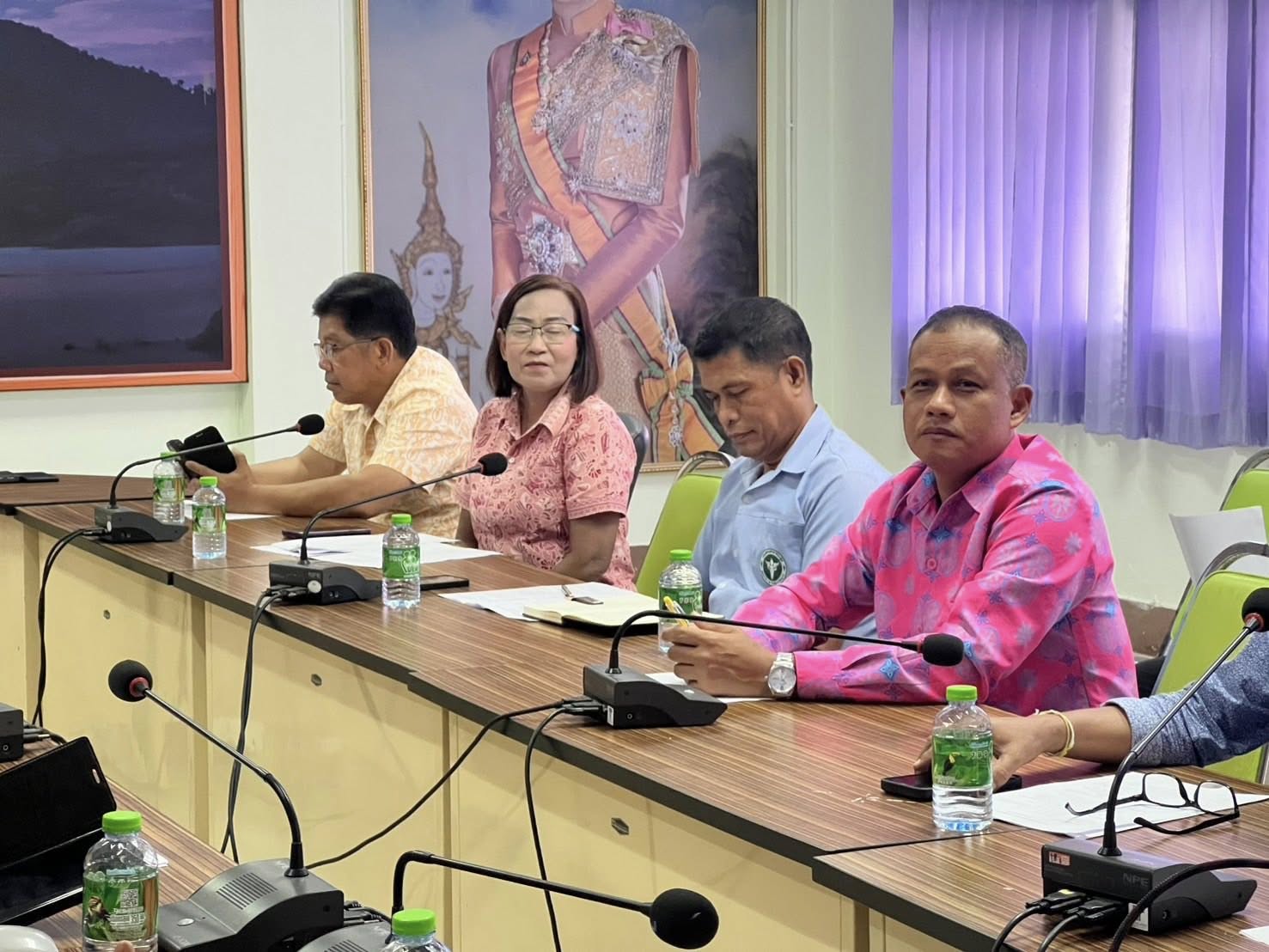 เข้าร่วมประชุมเพื่อรับมอบนโยบายในการปฏิบัติราชการ จากนายอนุทิน ชาญวีรกูล