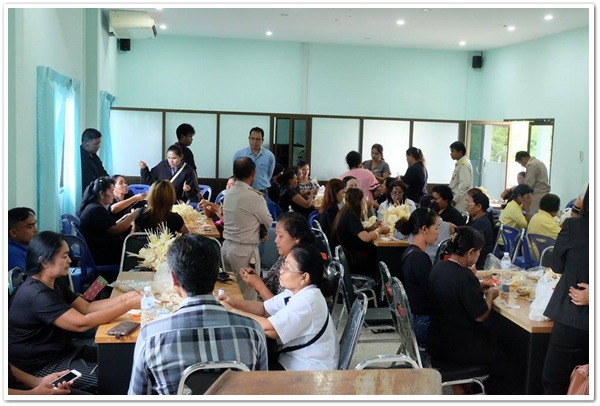 โครงการฝึกอบรมส่งเสริมอาชีพการทำดอกไม้จันทน์